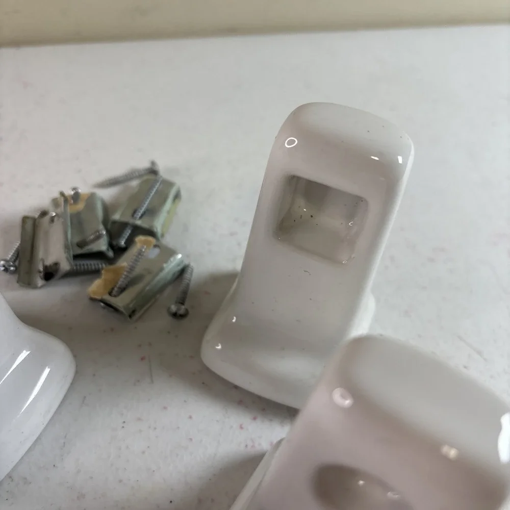 Vintage Mid Century White Porcelain Toilet Paper Towel Holders Lot Of 4 Ends